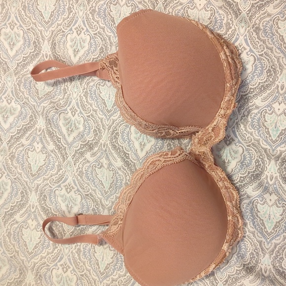 Lot Of 16 Bras. 13 are Natori. 3 are Victorias secret VGUC. All for only $60!!!! - Picture 15 of 17